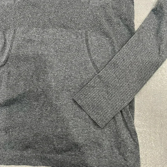[6]  Lululemon Swiftly Tech Long Sleeve Crew - Picture 5 of 8